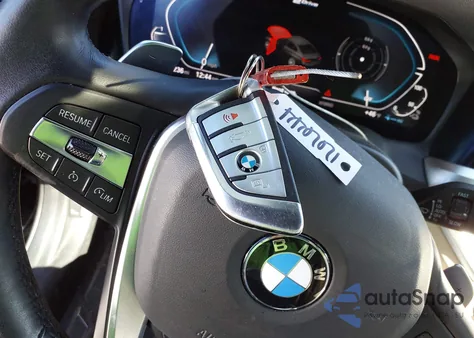 2021 BMW 3 Series 330E xDrive z USA, uszkodzony, nr VIN 3MW5P9J08M8B50774